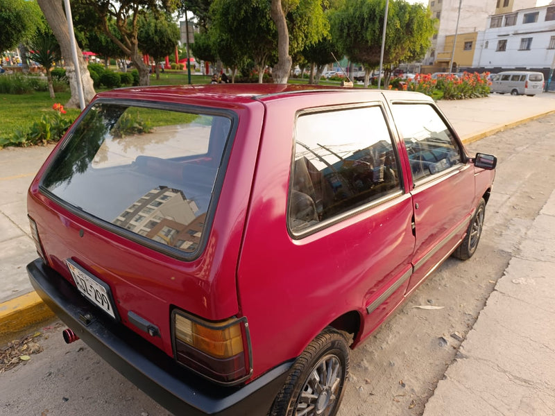 AUTO FIAT UNO MILLIE - 92 - ROJO - 4 CILINDROS - GASOLINERO