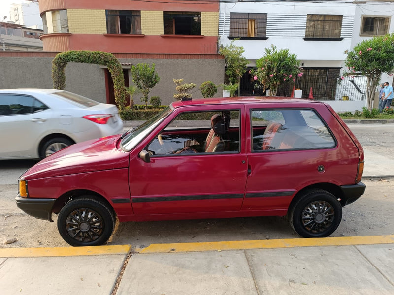 AUTO FIAT UNO MILLIE - 92 - ROJO - 4 CILINDROS - GASOLINERO